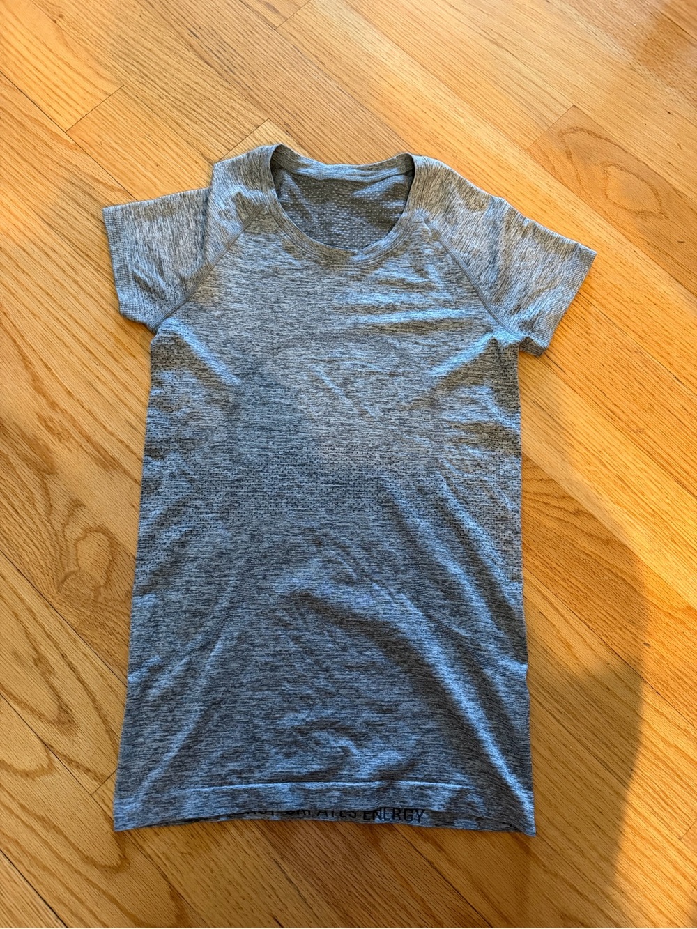 lululemon athletica Heathered Light Gray Short Sleeve Tee